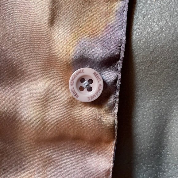 NWT REBEL VENGEANCE Wearable Art ITALIAN Boticelli and LOGO Print Satin SHIRT M - Picture 16 of 16